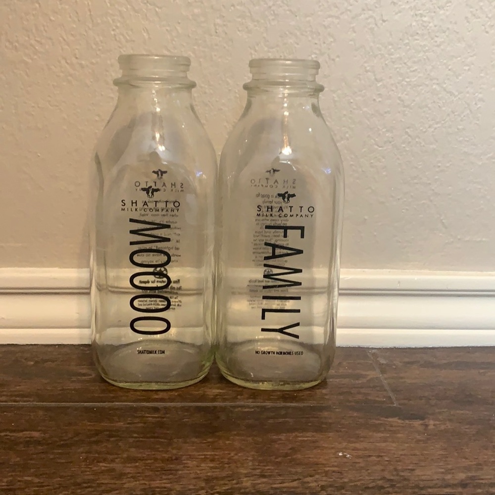 Set of 2 glass milk jars